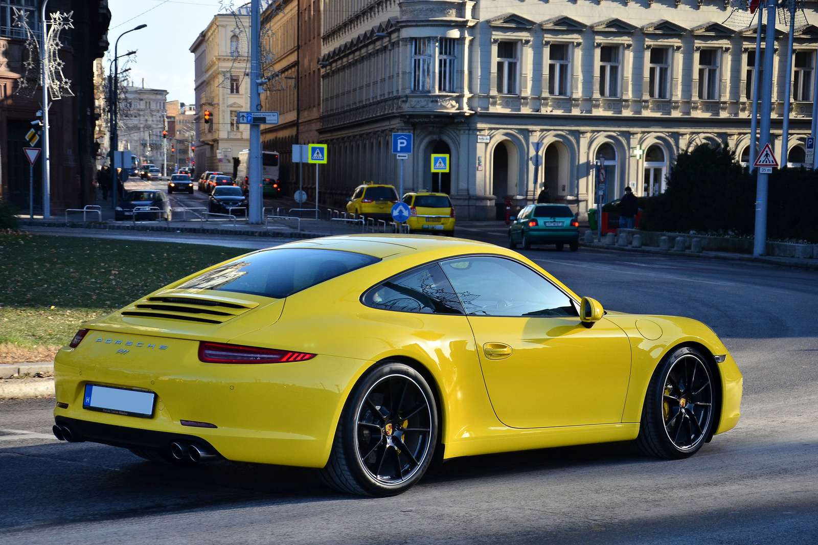 Porsche 911 Carrera S (991)