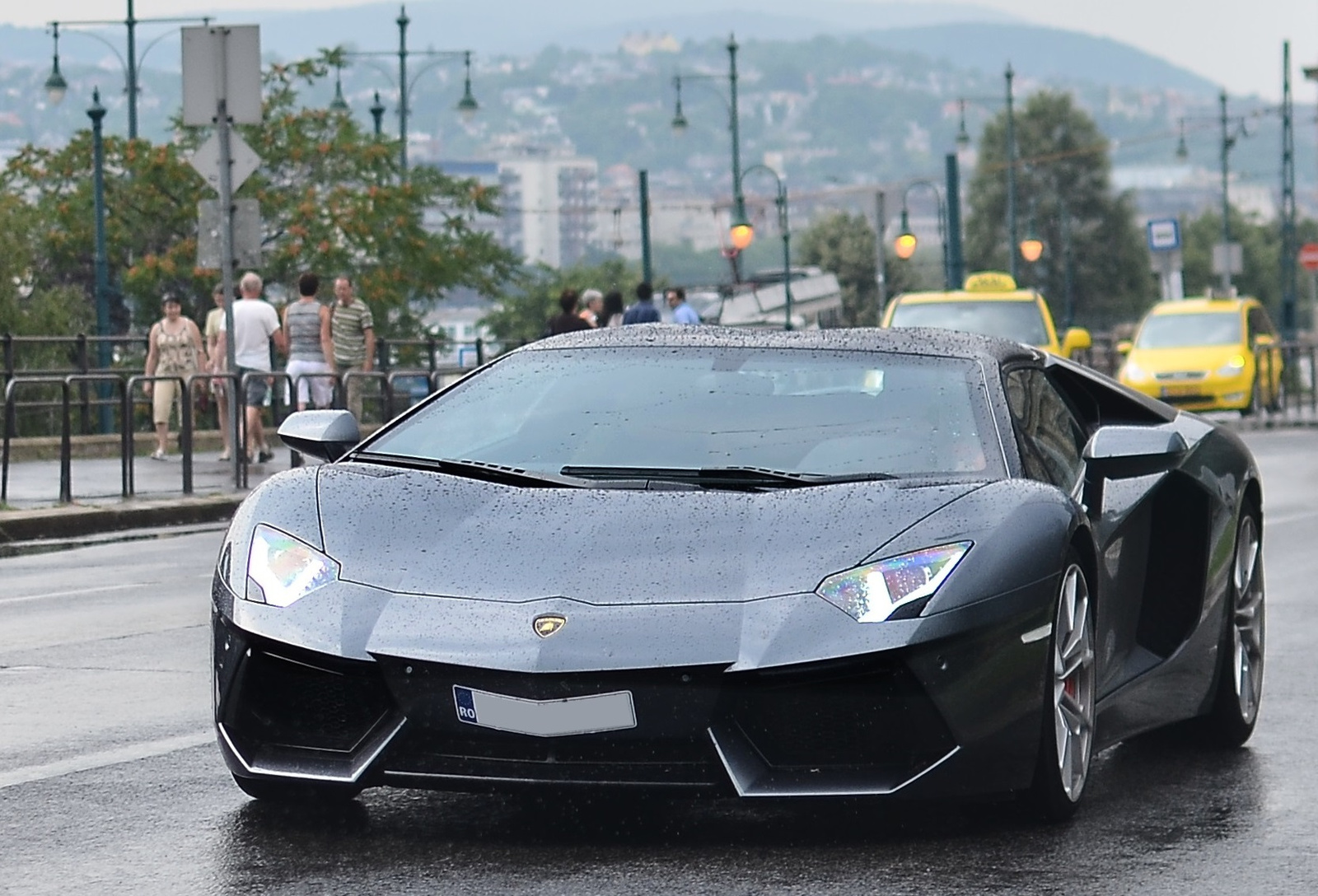 Lamborghini Aventador LP700-4 Roadster