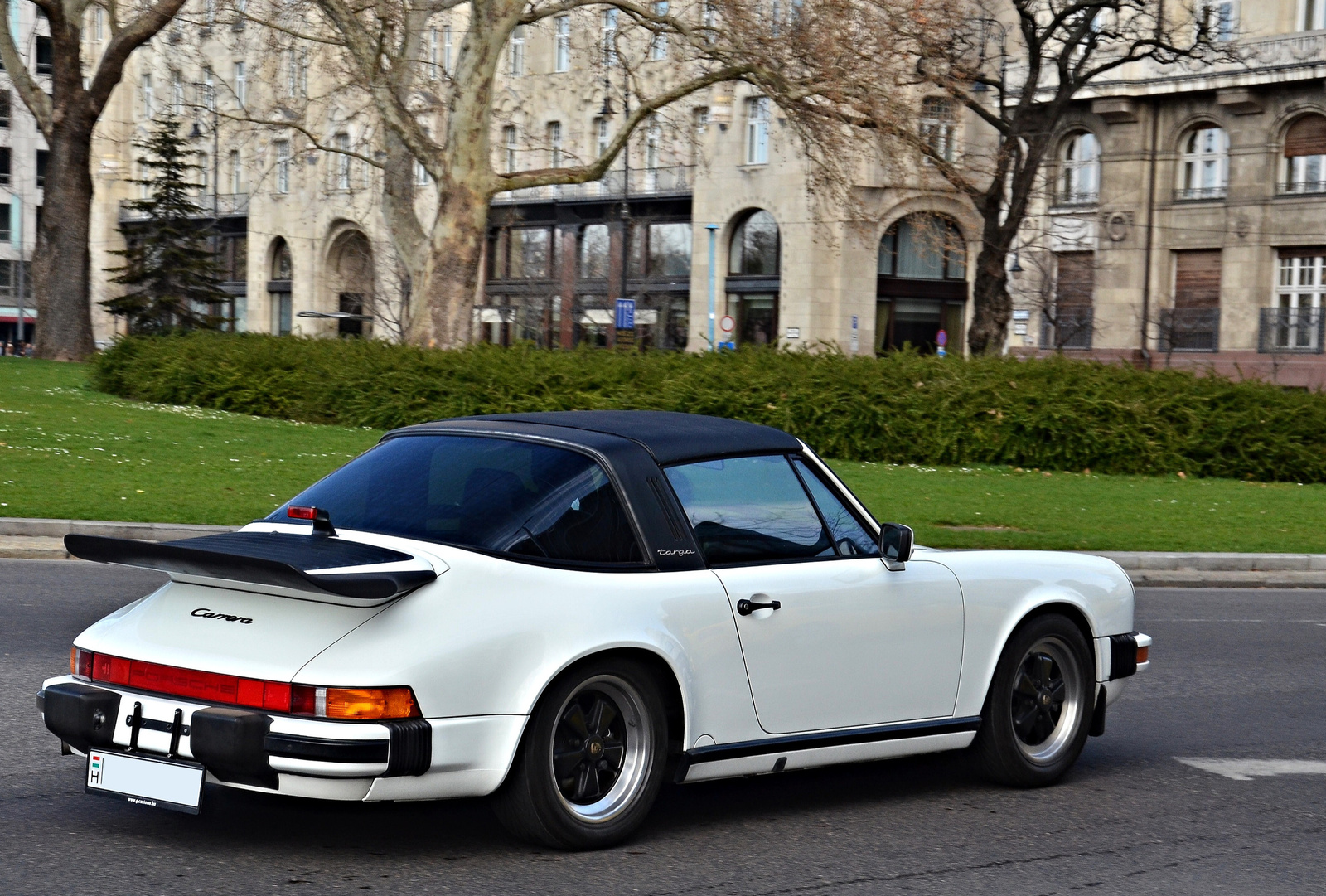 Porsche 911 Carrera Targa