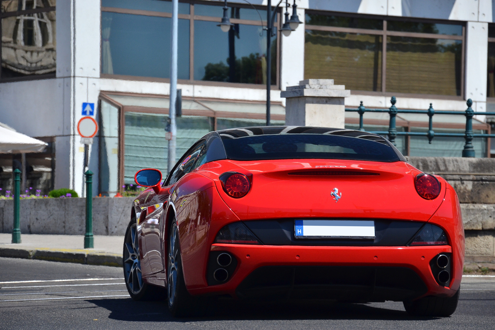 Ferrari California