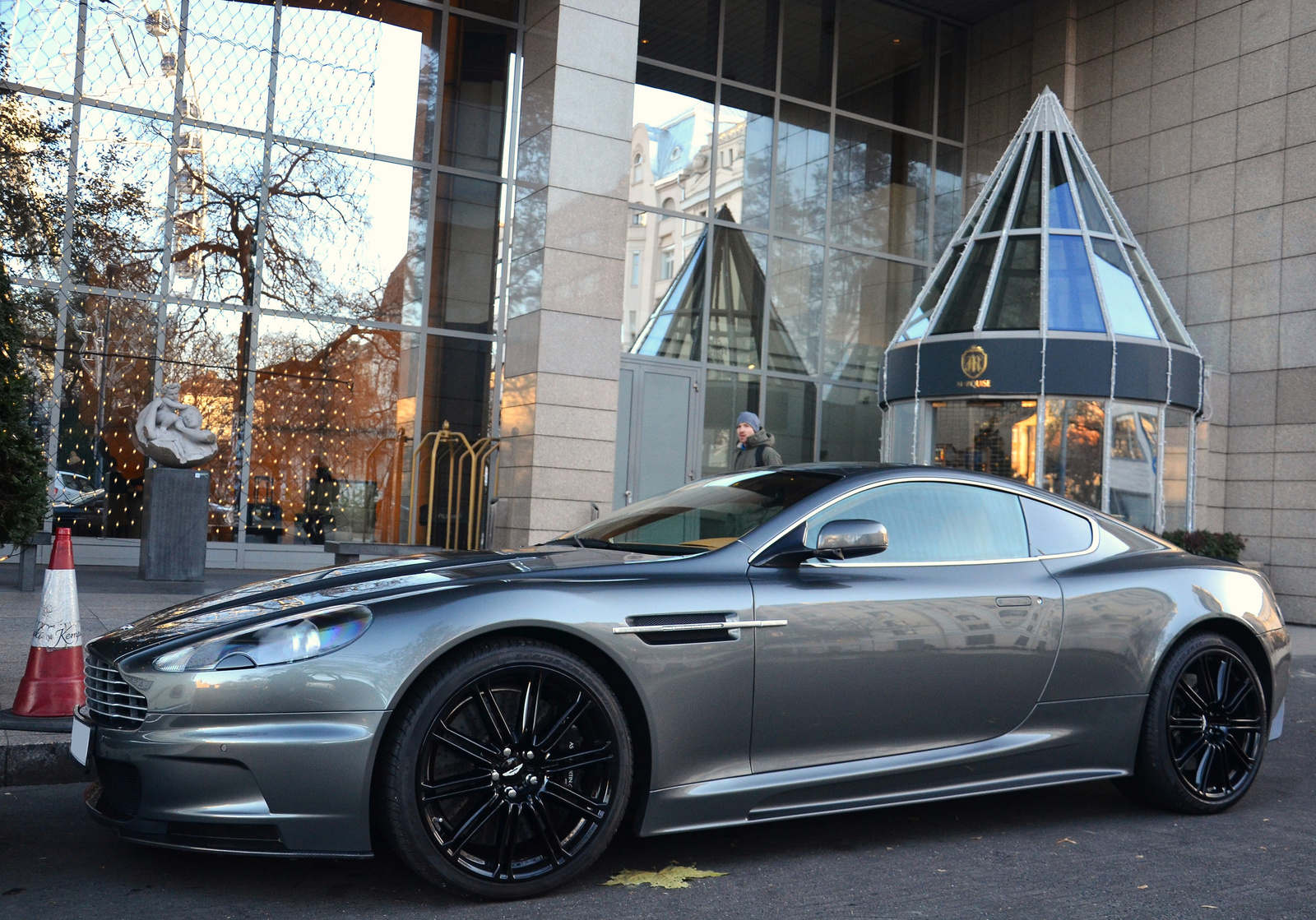 Aston Martin DBS