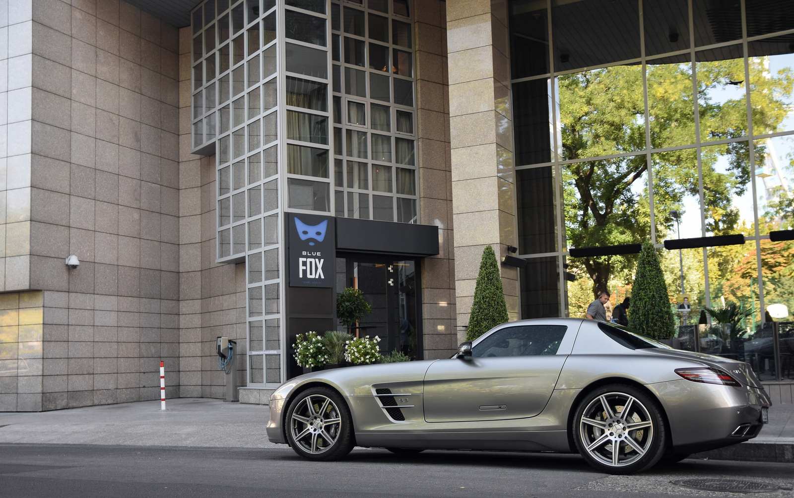 Mercedes-Benz SLS AMG