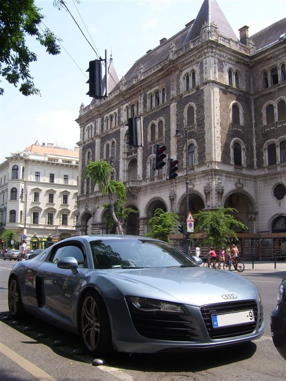 Audi R8