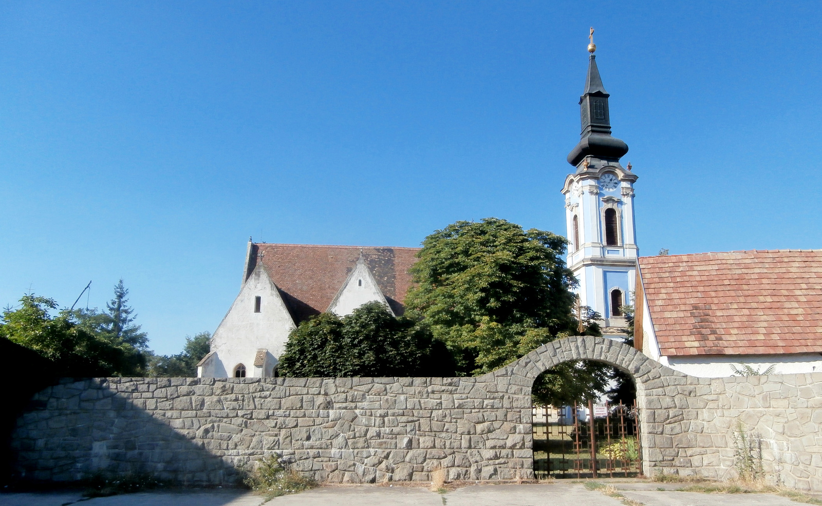 szerb templom