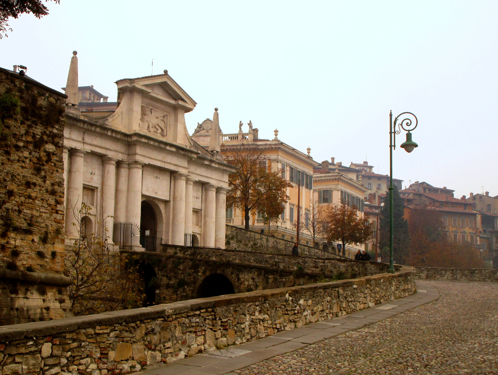 Bergamo, porta S. Giacomo