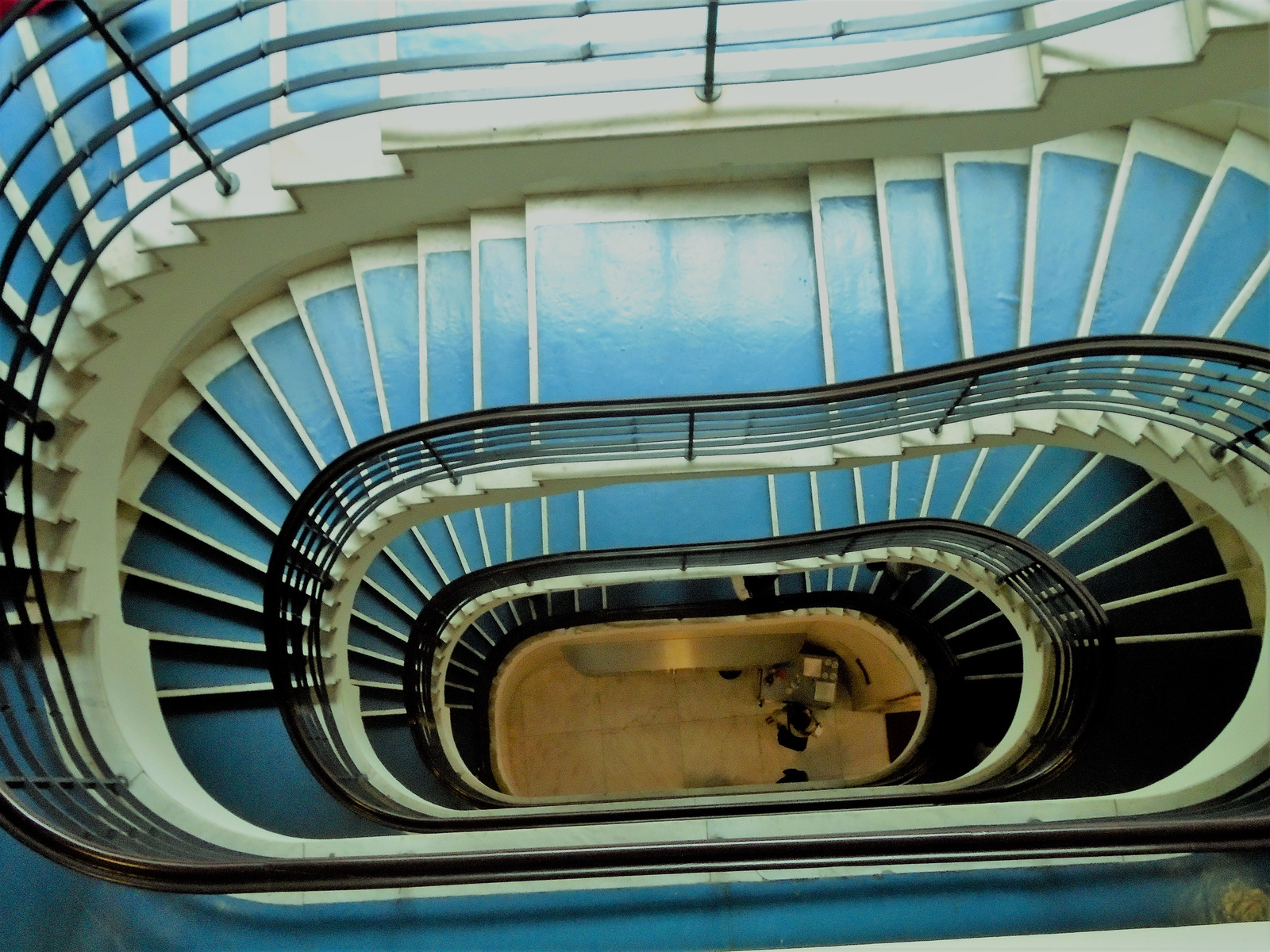 kék lépcsőház 1