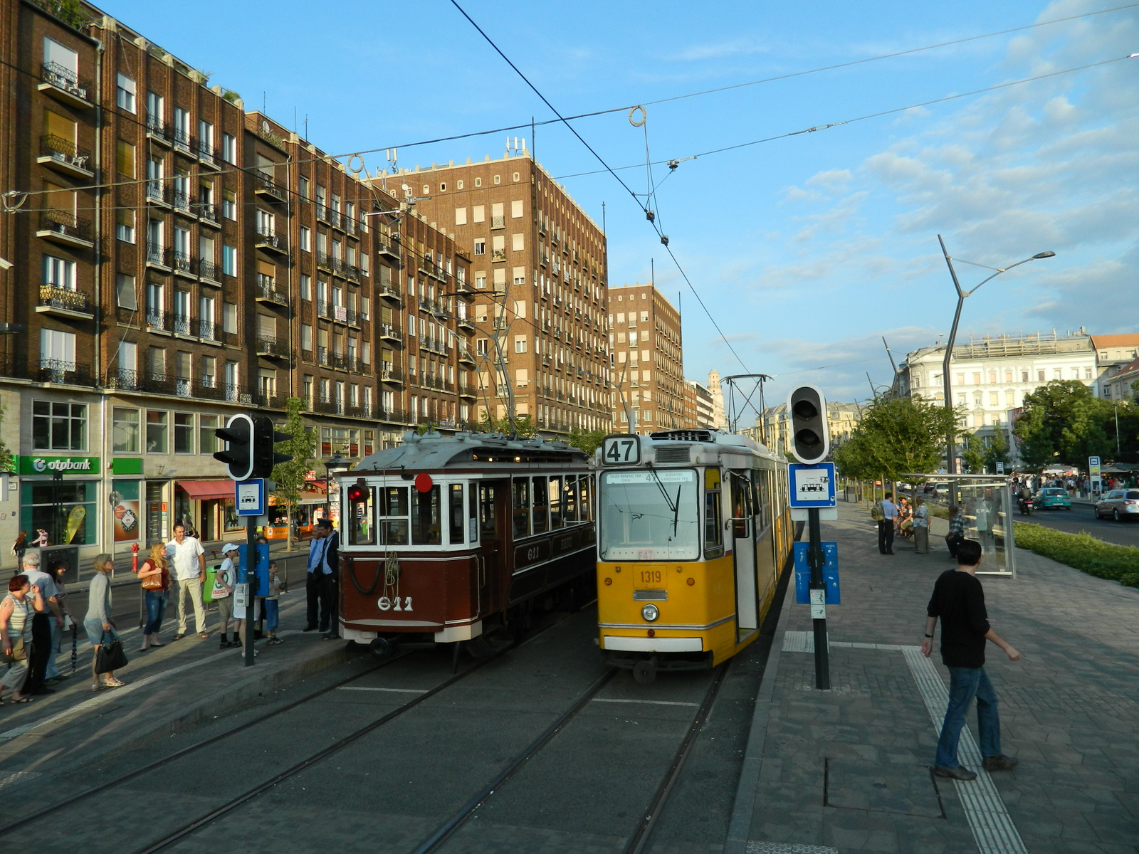 611 ; 1319 / Deák F. tér