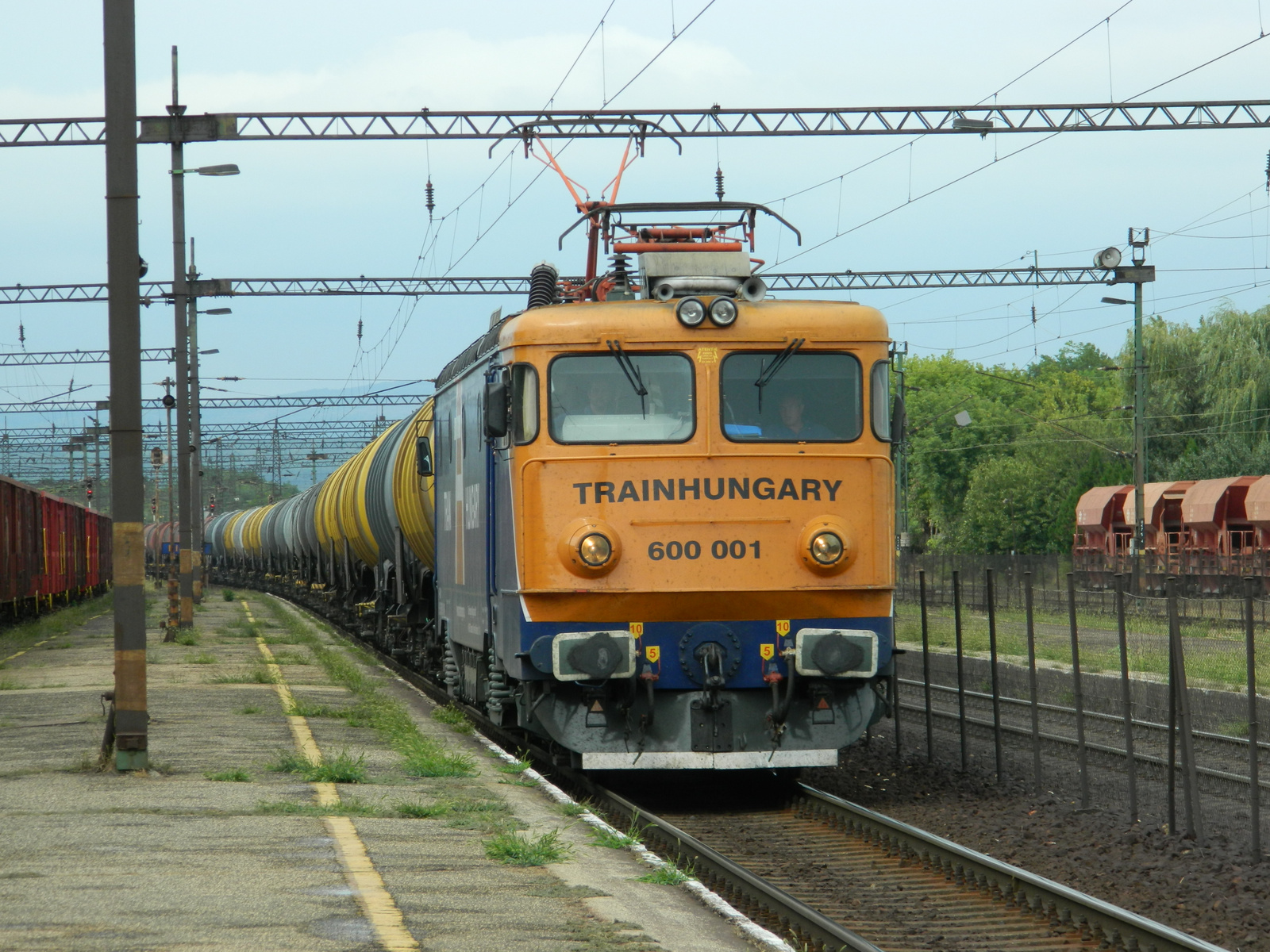 600 001 / Bicske