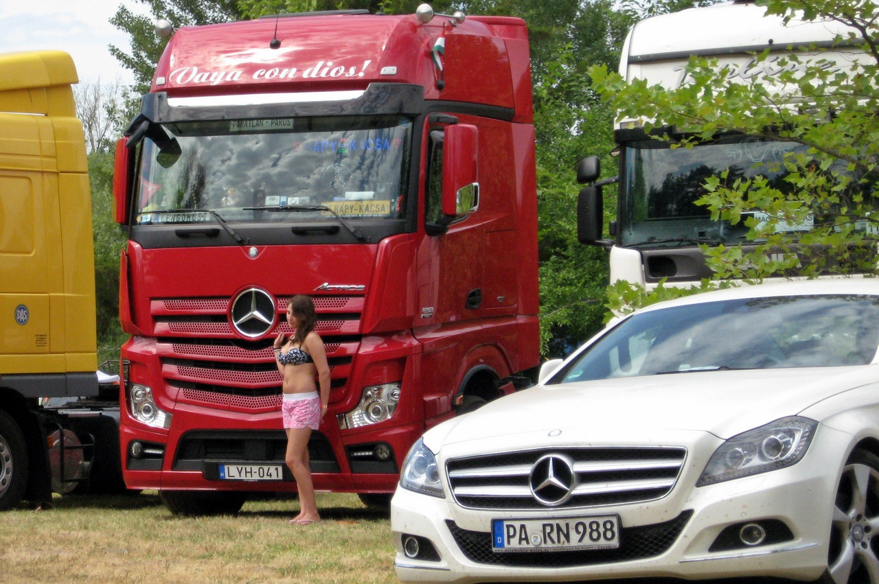 Mercedes-Benz Actros MP4