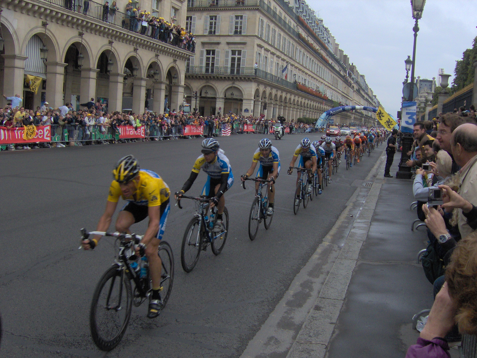 Lance Armstrong a Tour de France- on