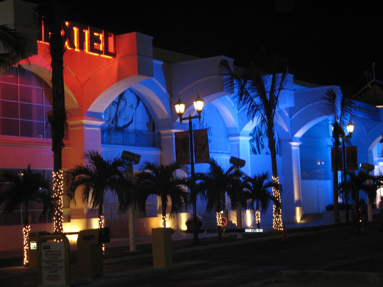 Cancun mall