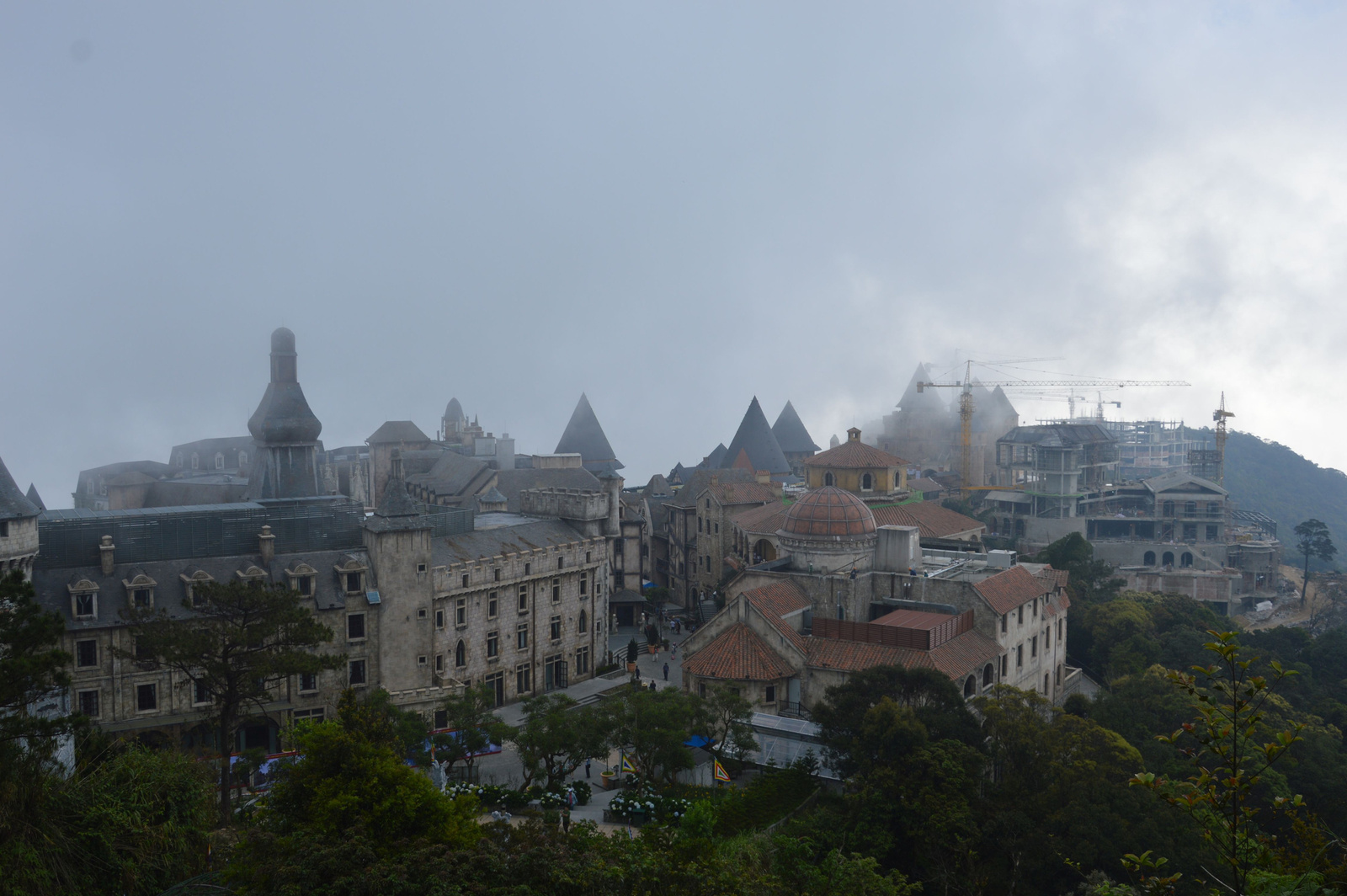 179 Ba Na Hills Betámadtak a felhők