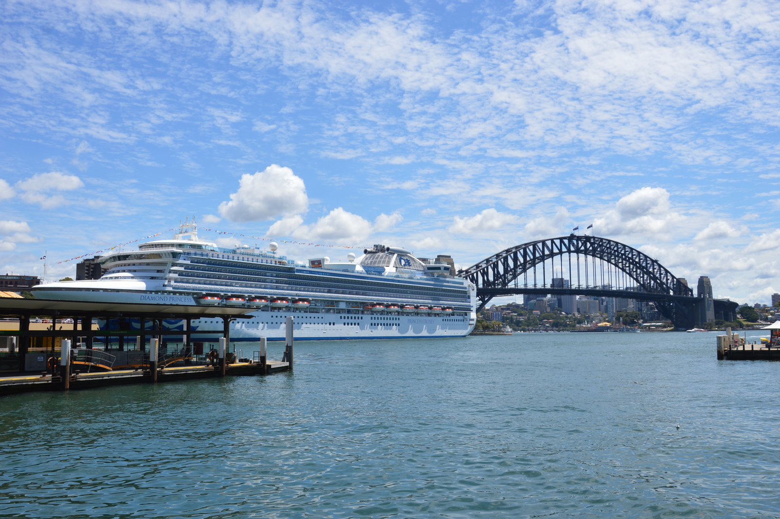 Sydney Harbour Bridge és ócaánjáró