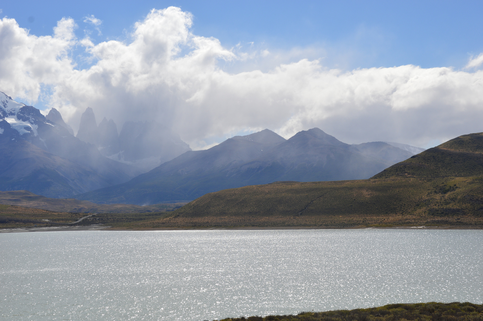 Torres del Paine és környéke felhőben