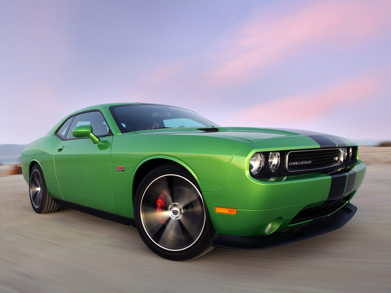 dodge challenger-srt8-392-green-with-envy-2011 r3