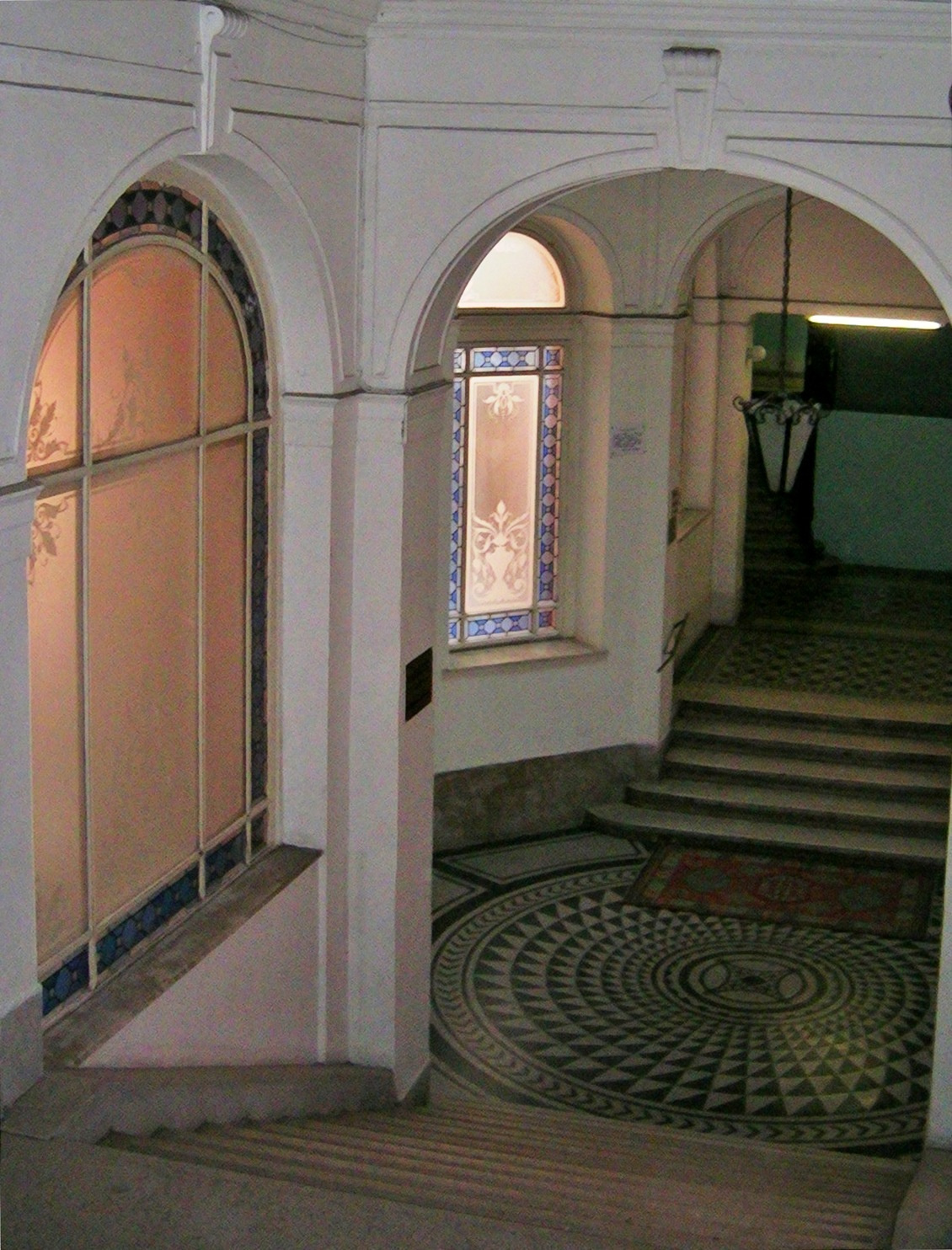 lépcsőházi ablakok
