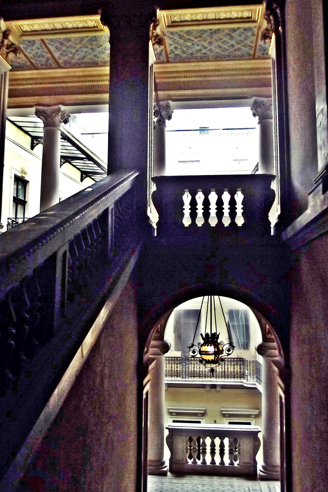 lépcsőházban