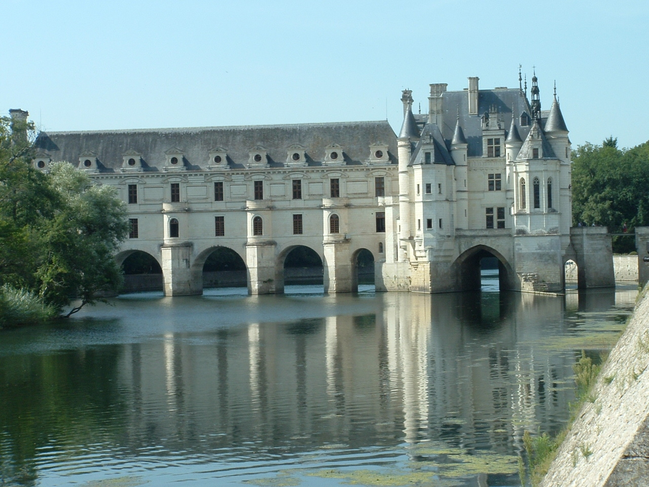 2005.Loire menti kastély