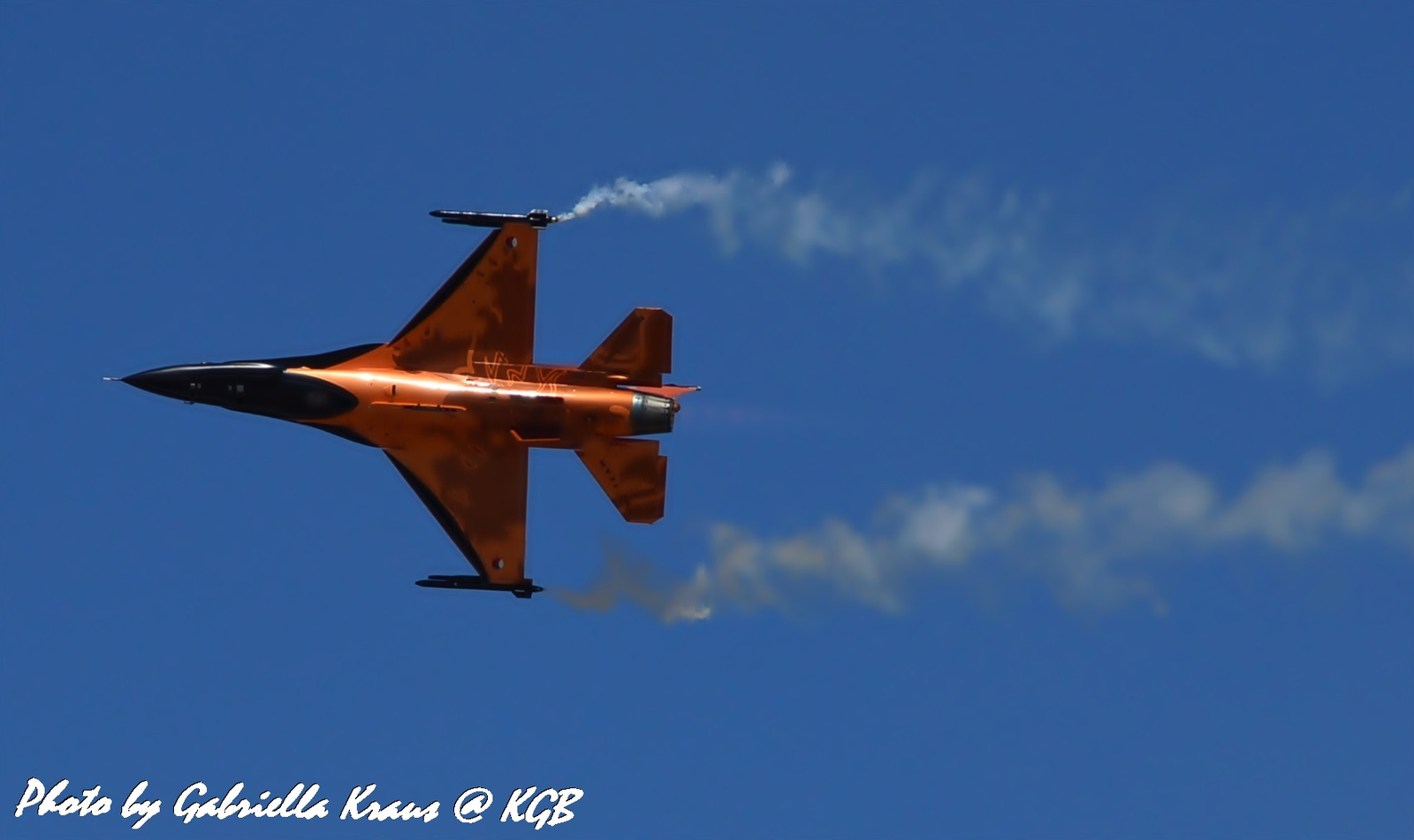 a narancs F-16