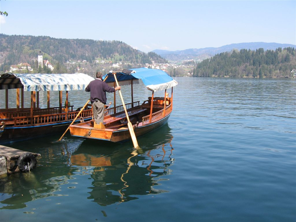 Gondola a Bled-i tavon