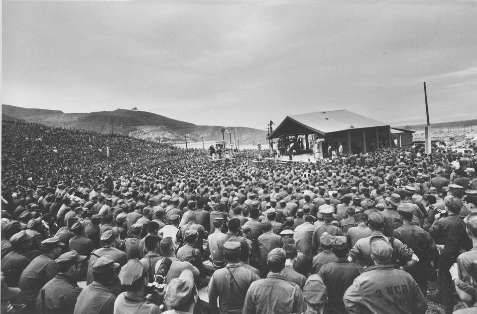 Több mint 12.000 US Marines tömeget egy szabadtéri amfiteátrum n