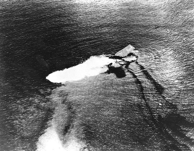 cv3 i July 25, 1946 EX-USS Saratoga CV-3 sinking at Bikini Atoll