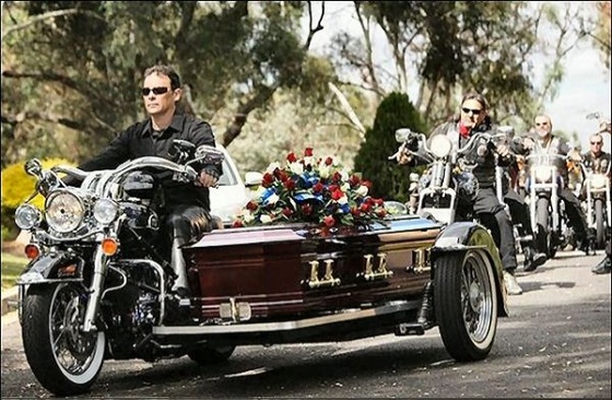 theme-funeral-car