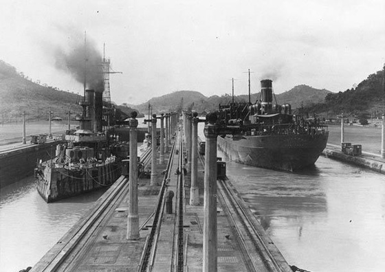 panama-canal-lock-101118-02. February, 1923 Ships pass through t