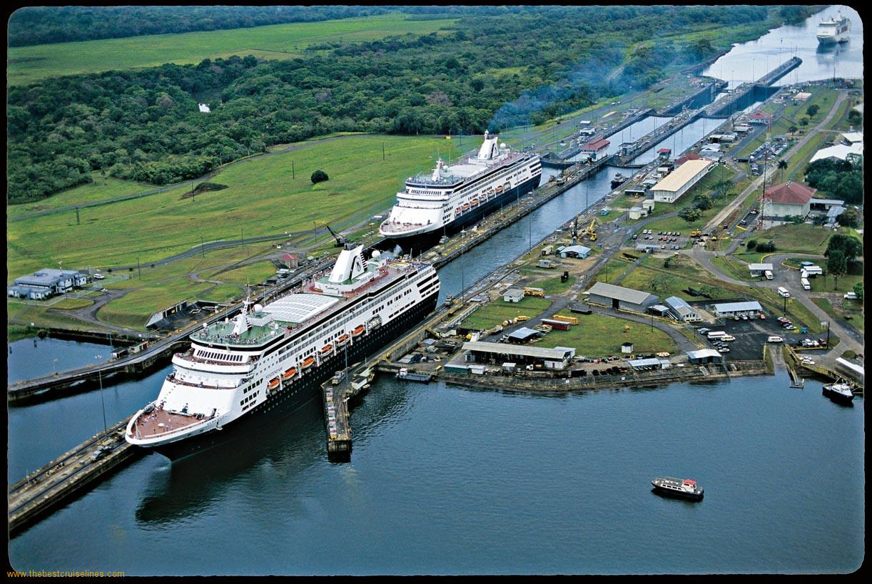 Ship-At-Panama-Canal-1
