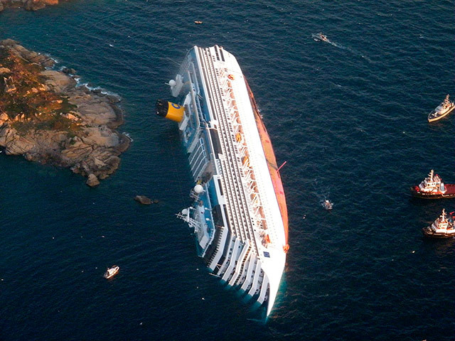 The-cruise-ship-Costa-Con-