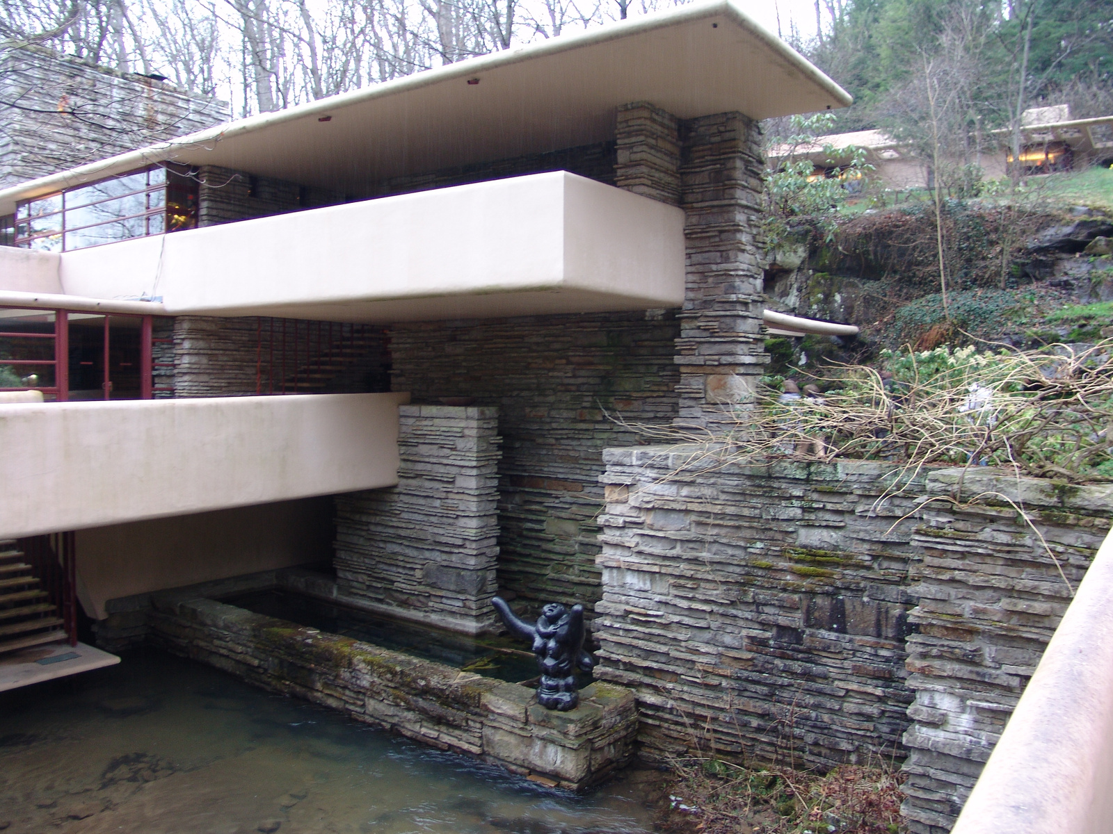 Frank Lloyd Wright - Fallingwater exterior 4