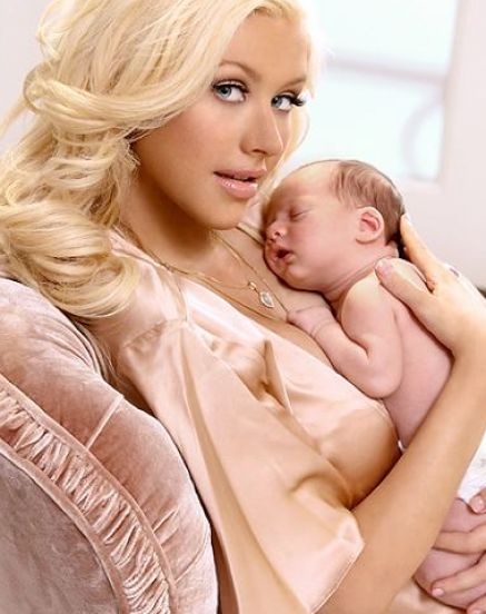 christina-aguilera-pregnant-