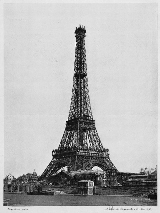 Eiffel-Tower-9-520x694