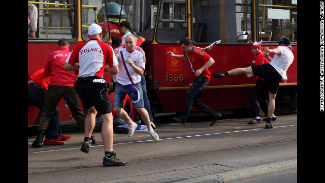 euro-2012-russia-poland-clash-09-horizontal-gallery