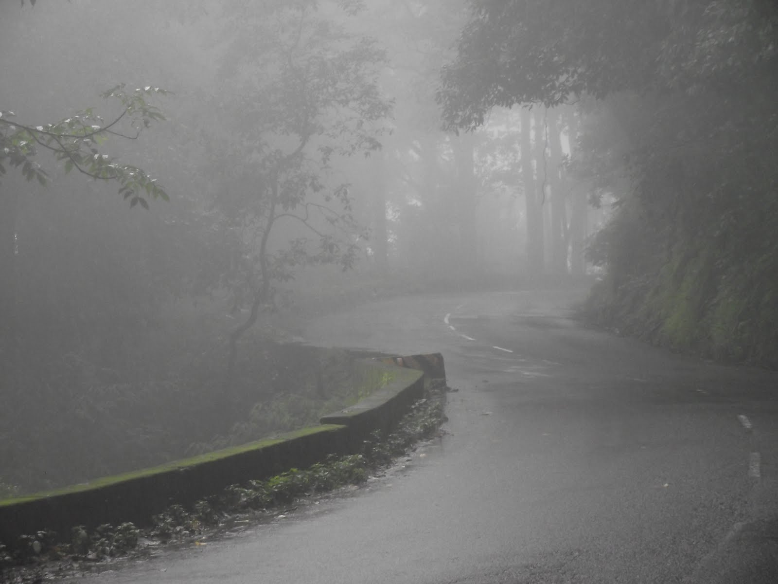 FOG JUST STARTED - 12 PM AT GHAAT ROAD