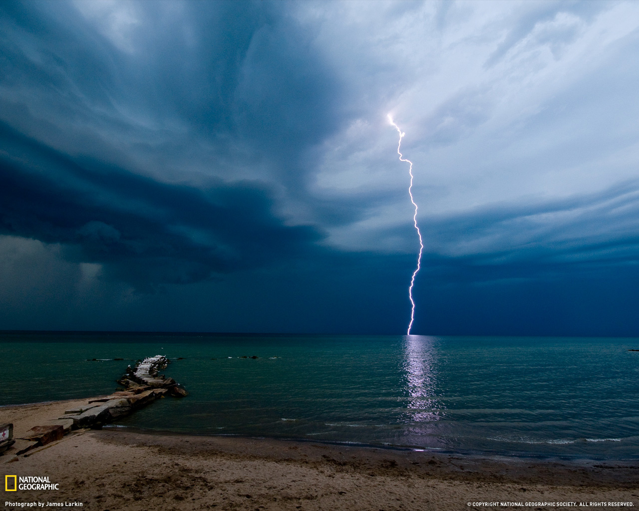 huntington-beach-lightning-xl