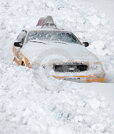 snow-covered-new-york-city-taxi-