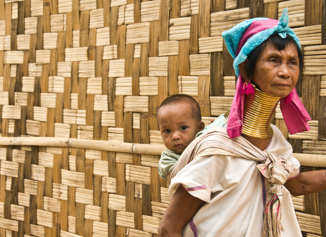 Padaung-Women-North-Thailand-9