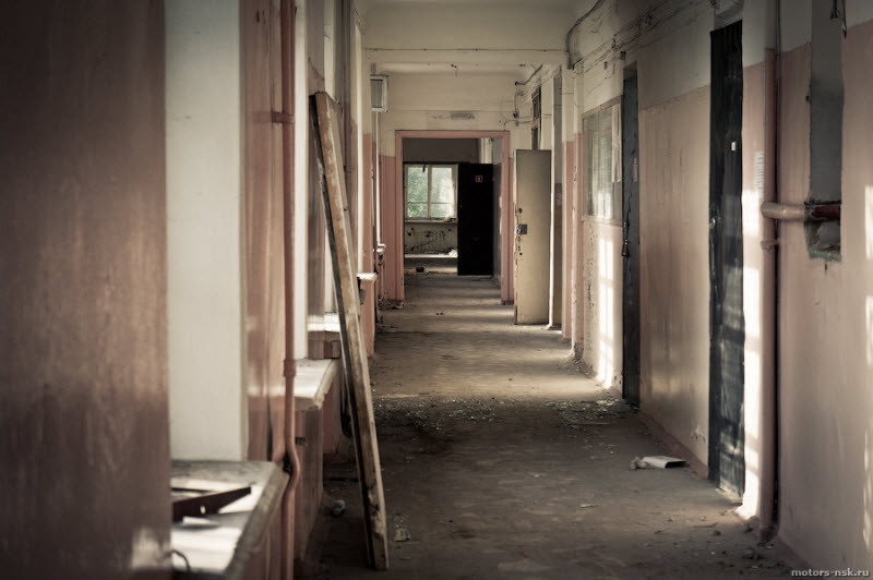 abandonedhospitalphotos-36