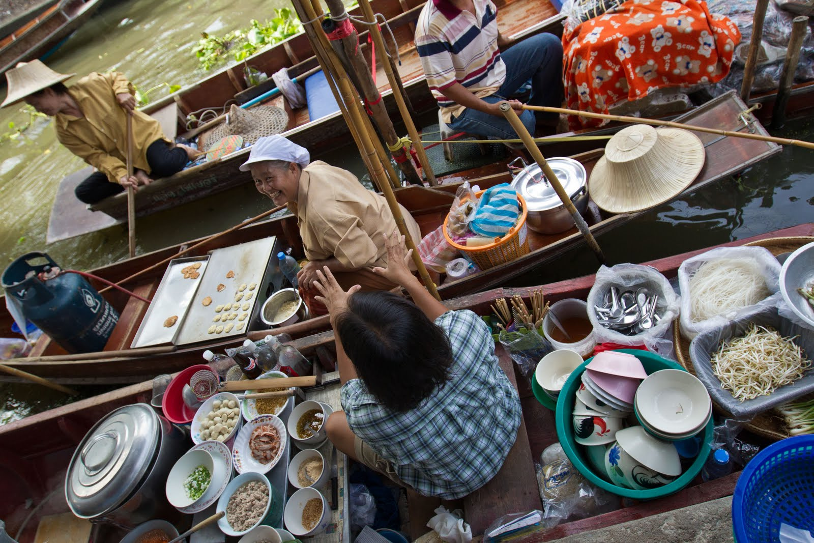 floating market Vietnam