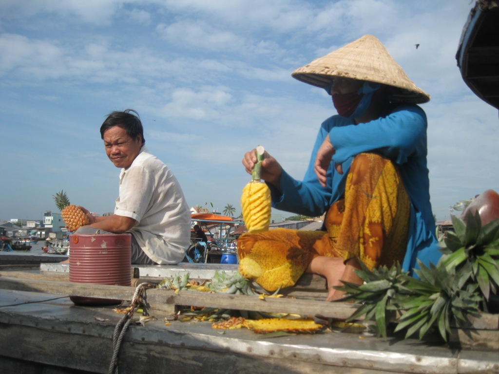 pineapple-vendor