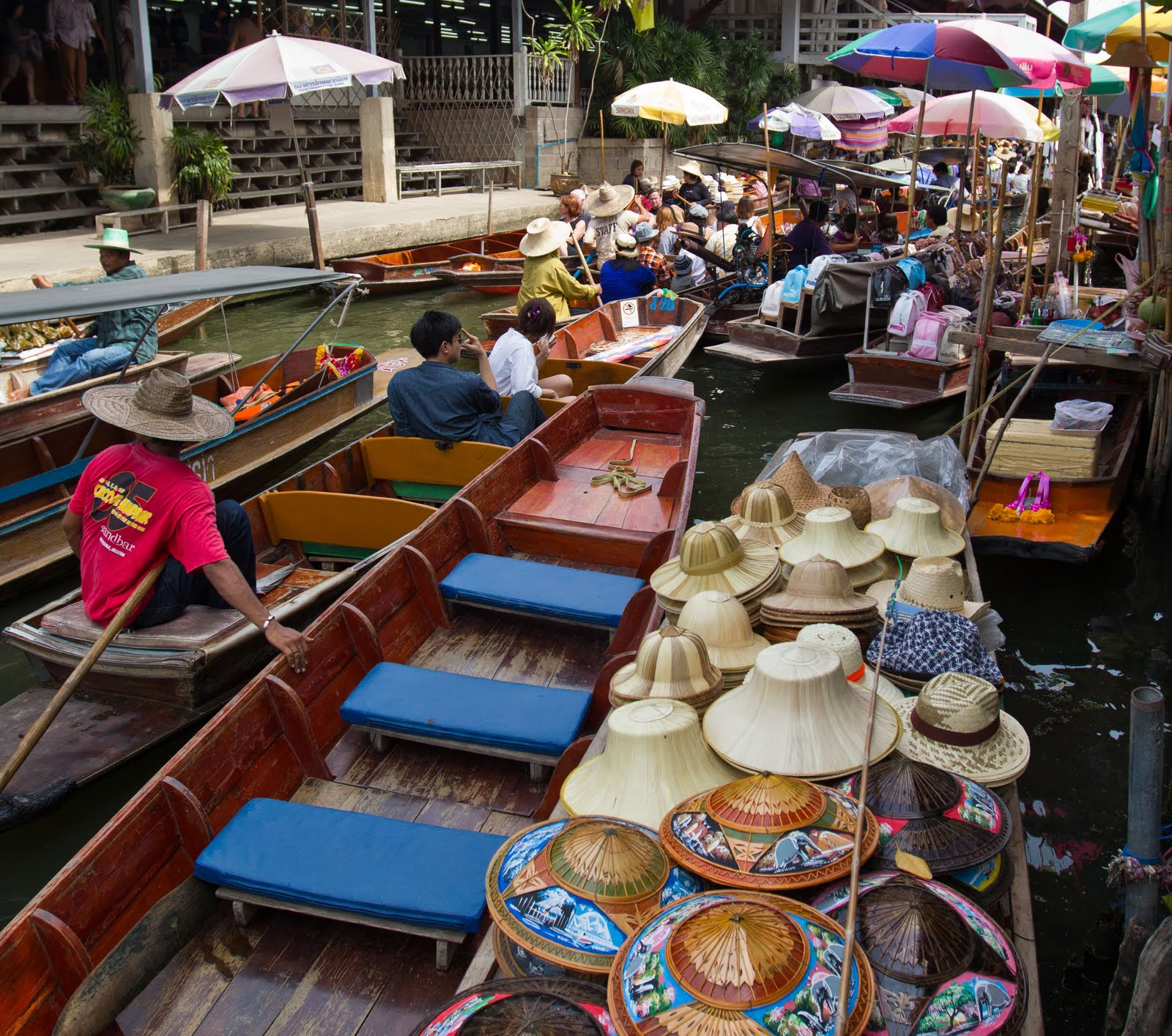 floating market Vietnam