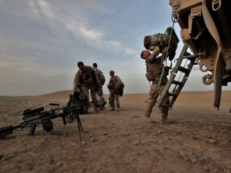 knowing-the-heat-and-the-length-of-the-day-to-come-marines-ditch