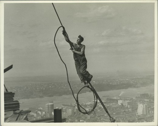 Icarus-high-up-on-Empire-State-1931-520x414