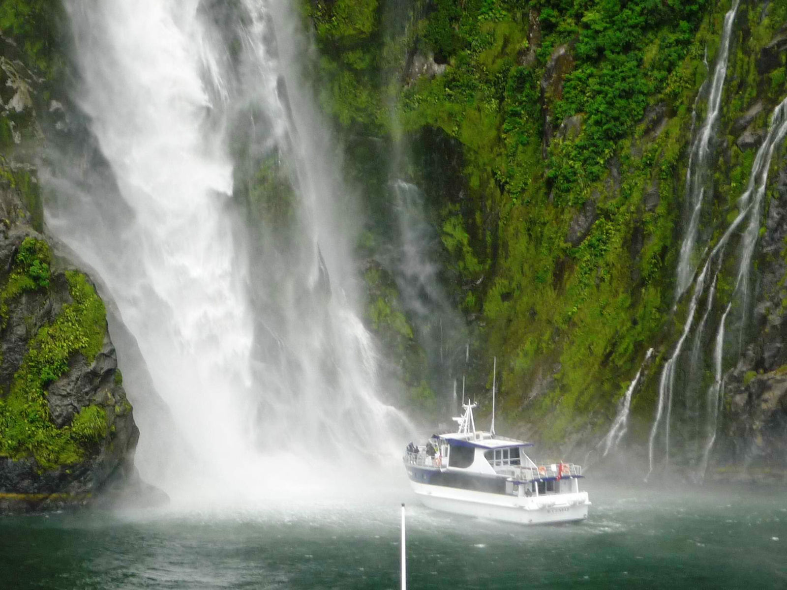 Milford tengerszoros ösvény Új-Zéland utazás travel Track, Tasma