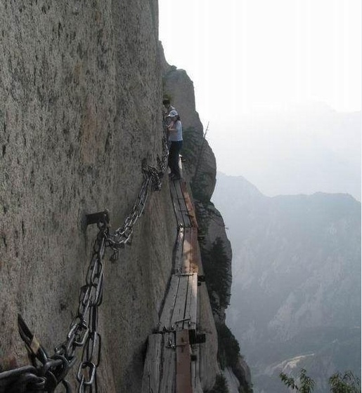 Mount-Huashan hiking