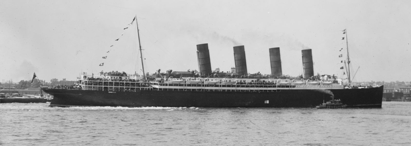 Lusitania arriving in New York 2