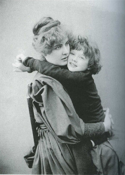 Constance Mary Lloydd és fia