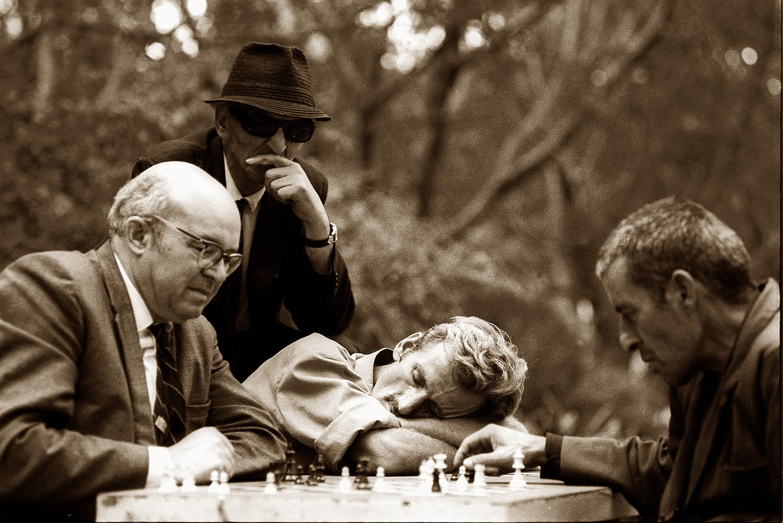 Chess players Hyde Park Sydney 1972