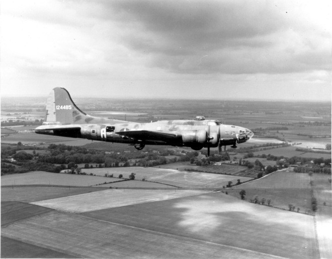 B-17 "THE MEMPHIS BELLE"